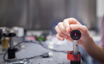 Quantum-Inspired Noise-Resistant Phase Imaging