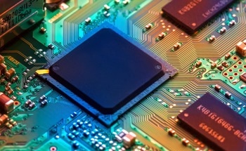 Revolutionizing Semiconductor Technology: Harnessing Topological Quantum Phenomena