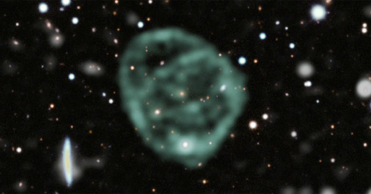 Astronomers Solve the Mystery of Giant Radio Circles