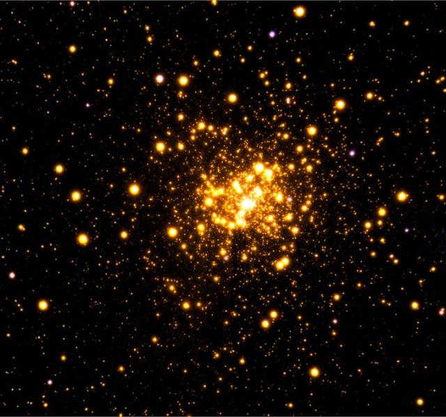 Scientists Image Rare Environment Where Stars Could Collide