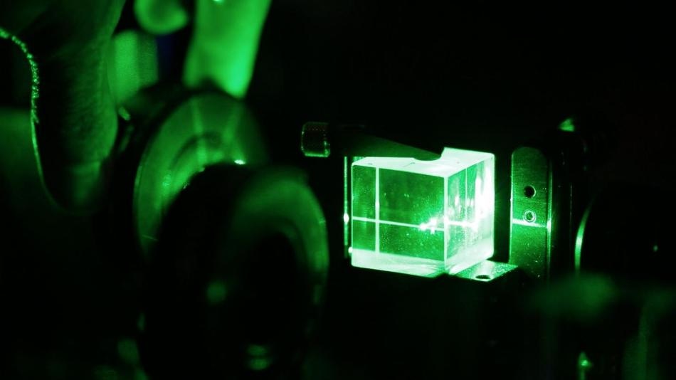 Physicists Produce Near-Perfect Quantum Clones to Secure Long-Distance Communication